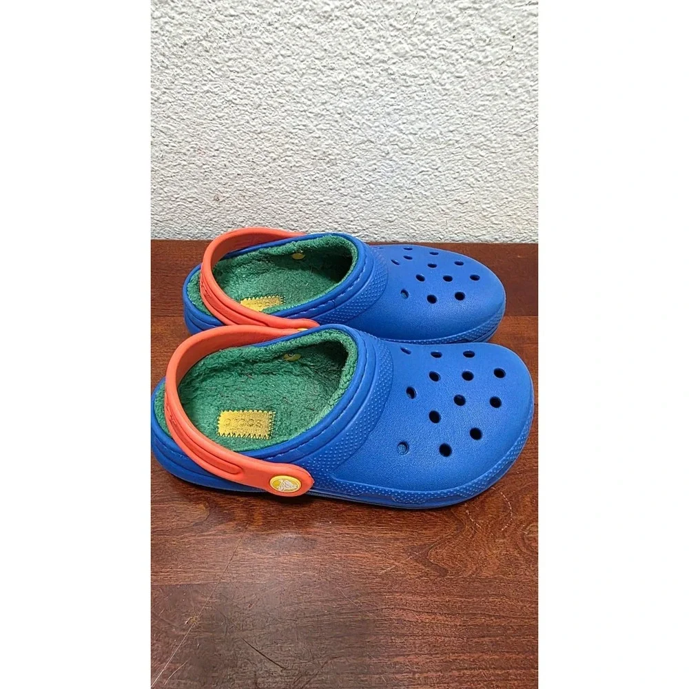 Crocs Kids‎ Blue Clogs Blue Orange Strap & Green Fleece Lining Size j 1
